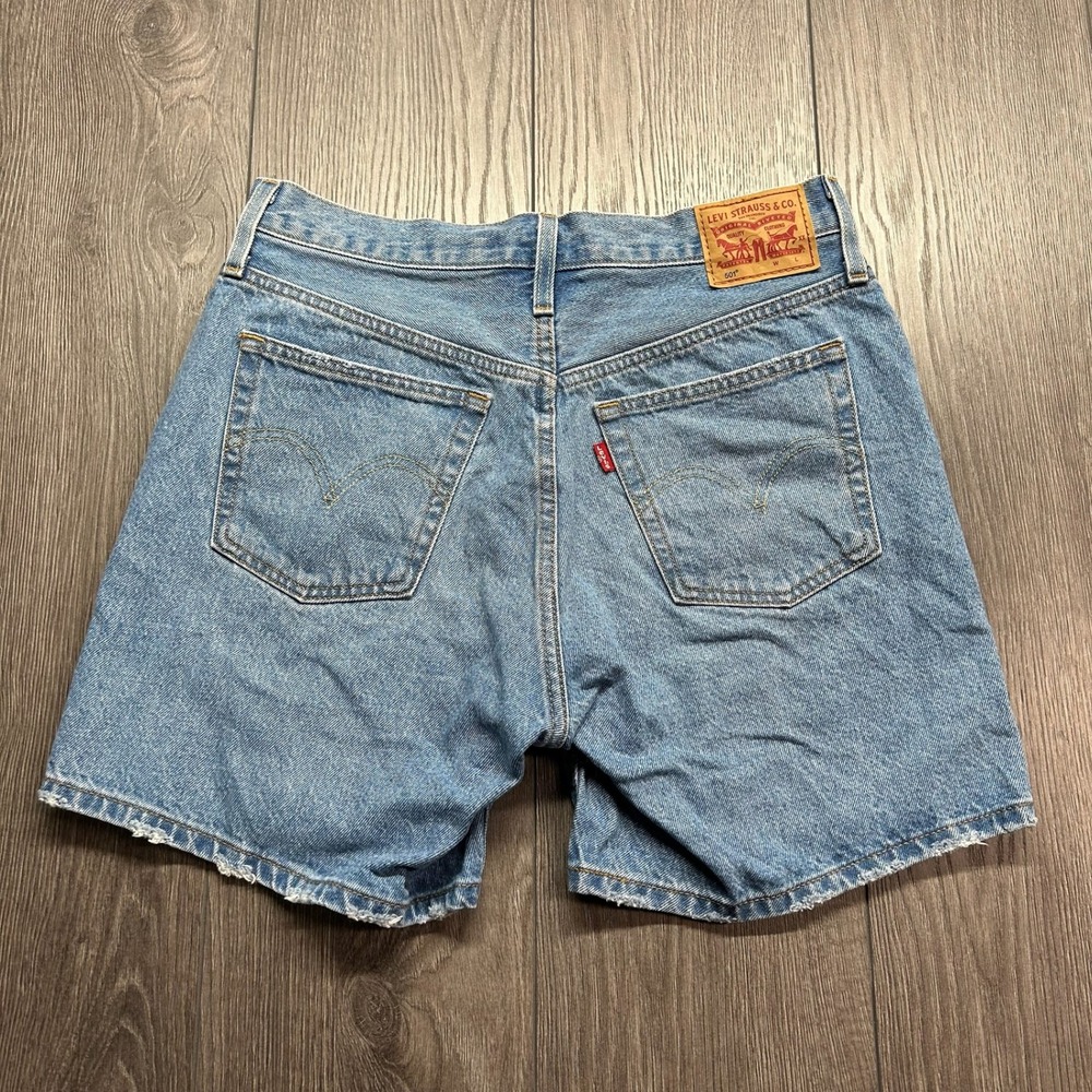 Levis 501 Original High Rise Medium Wash W29 Distressed Denim Shorts